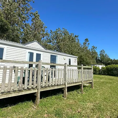 Camping Le Kergorz Plomodiern Esterno foto